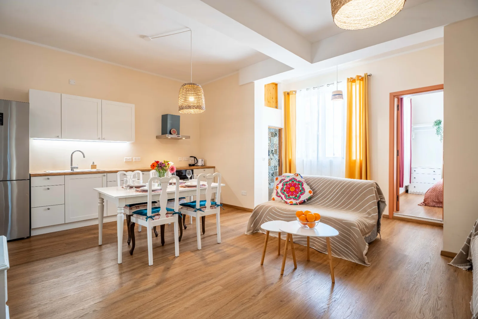 Sunnylodging Kitchen Living Area